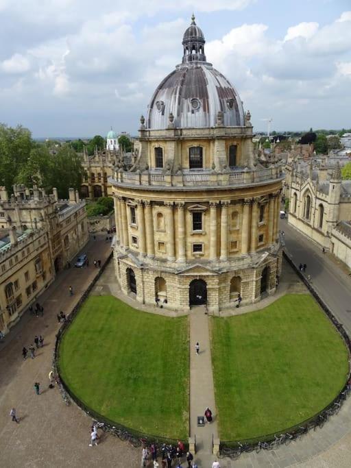 Modern 1-Bed Apartment, Plus Parking, Near Oxford And The Jr Bagian luar foto