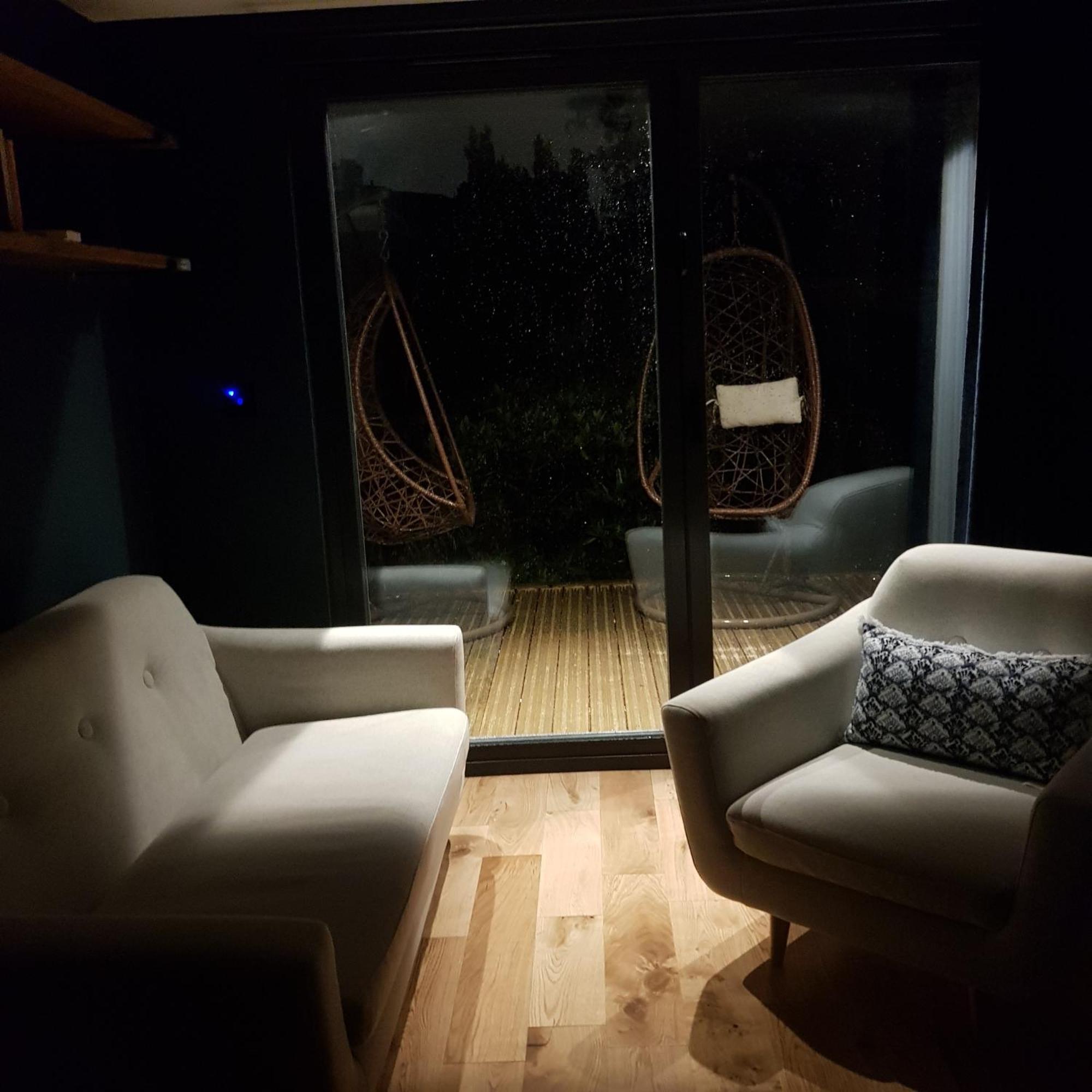 Modern 1-Bed Apartment, Plus Parking, Near Oxford And The Jr Bagian luar foto